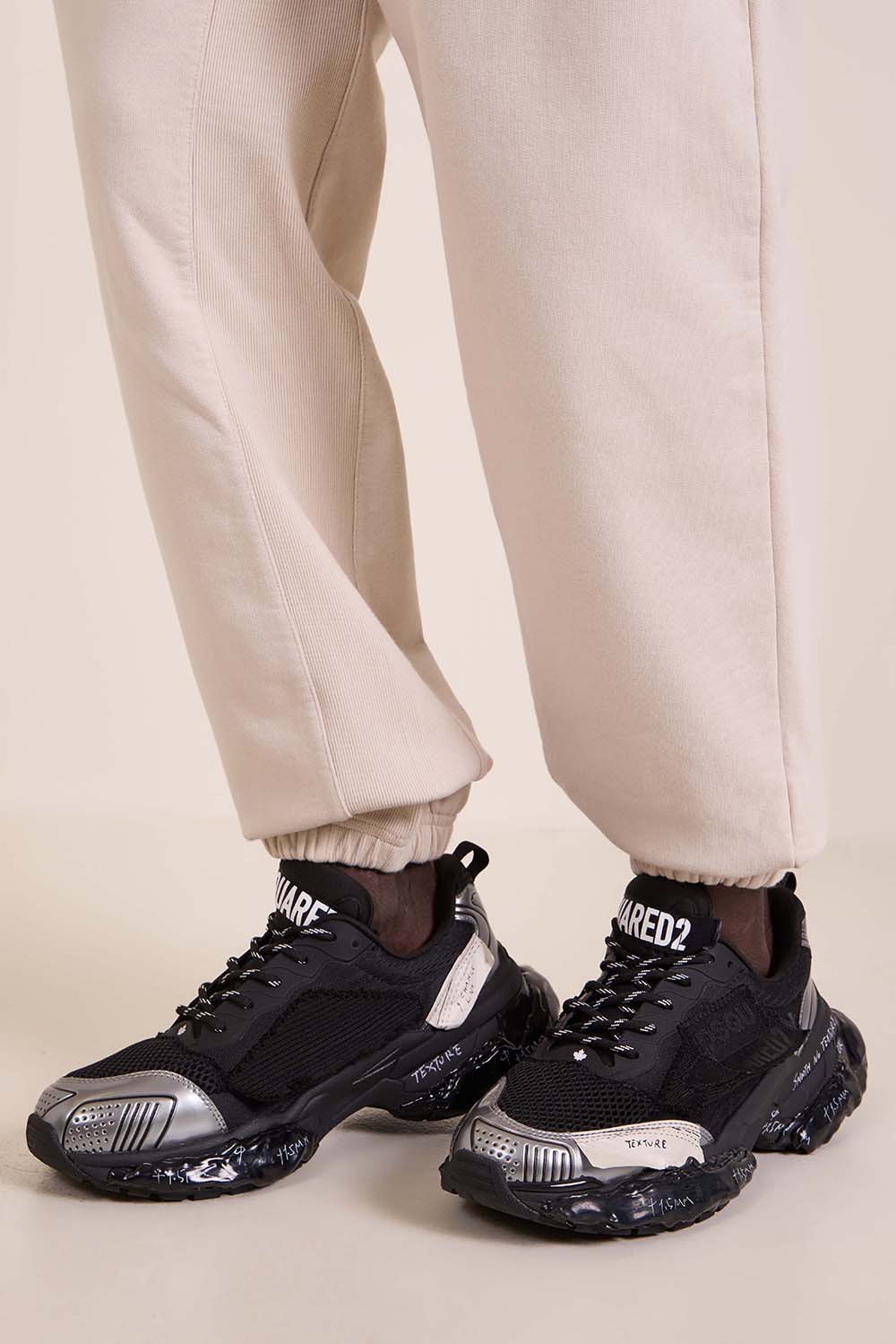 תמונת כל הלוק של נעלי סניקרס פאסטר